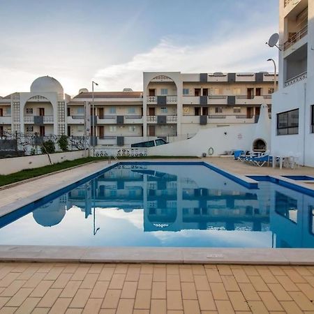Central Apartment - Pool And Sea View & Albufeira Center Екстер'єр фото