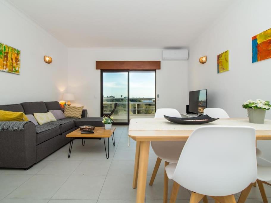 Central Apartment - Pool And Sea View & Albufeira Center Екстер'єр фото