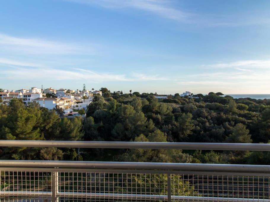 Central Apartment - Pool And Sea View & Albufeira Center Екстер'єр фото