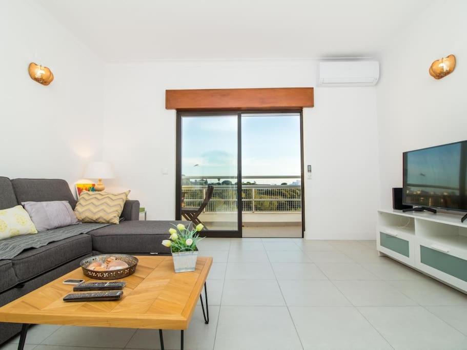 Central Apartment - Pool And Sea View & Albufeira Center Екстер'єр фото